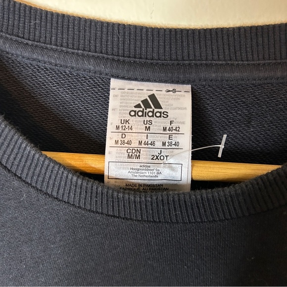 Adidas Cropped Black Camo Leopard Logo Crewneck Sweatshirt Size M - Picture 2 of 5